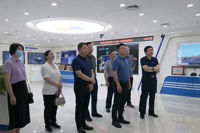 宜興市人民政府副市長金磊一行蒞臨華天軟件，共探軟件研發(fā)與技術(shù)服務(wù)的創(chuàng)新發(fā)展路徑